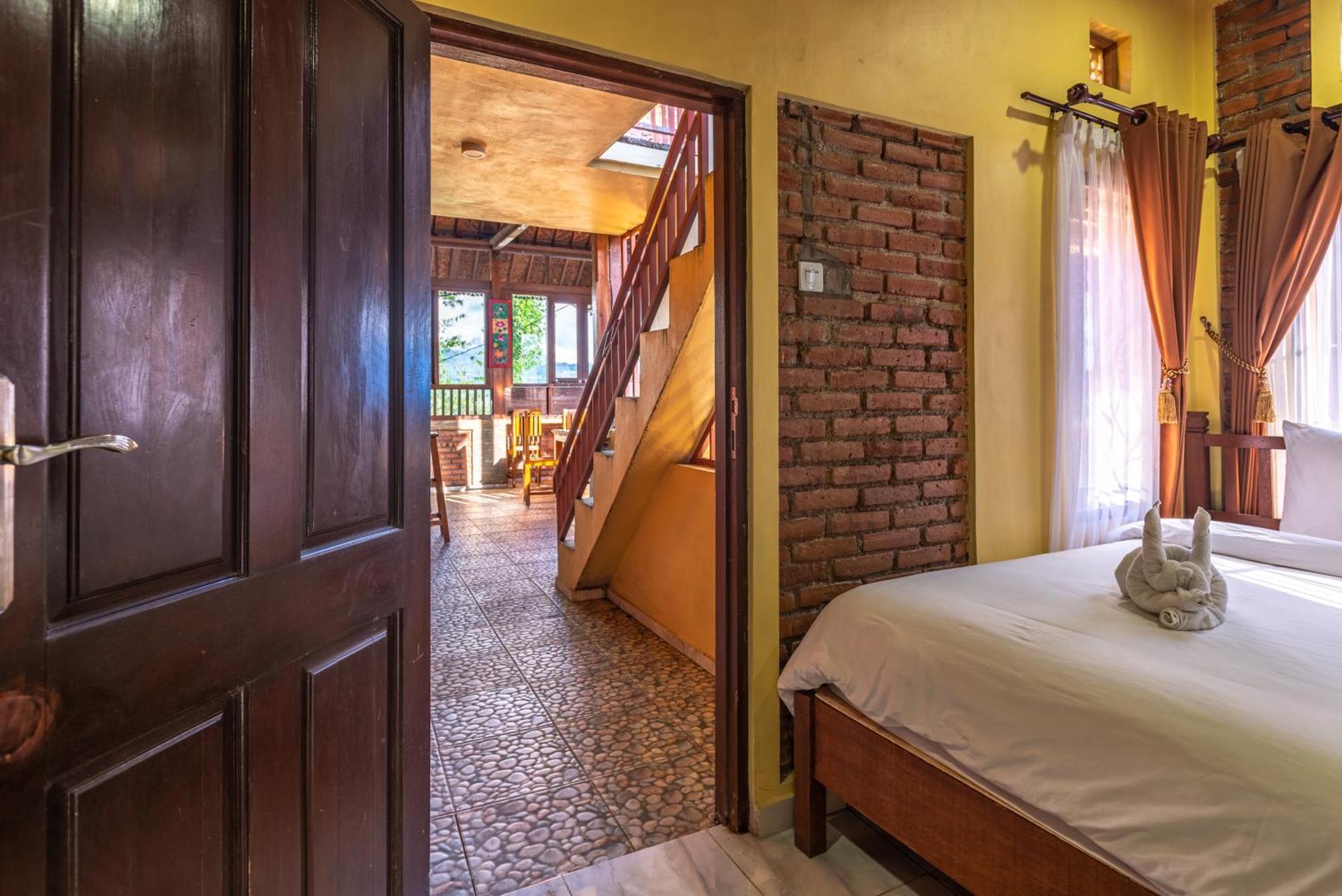 The Garuda And Restaurant विला